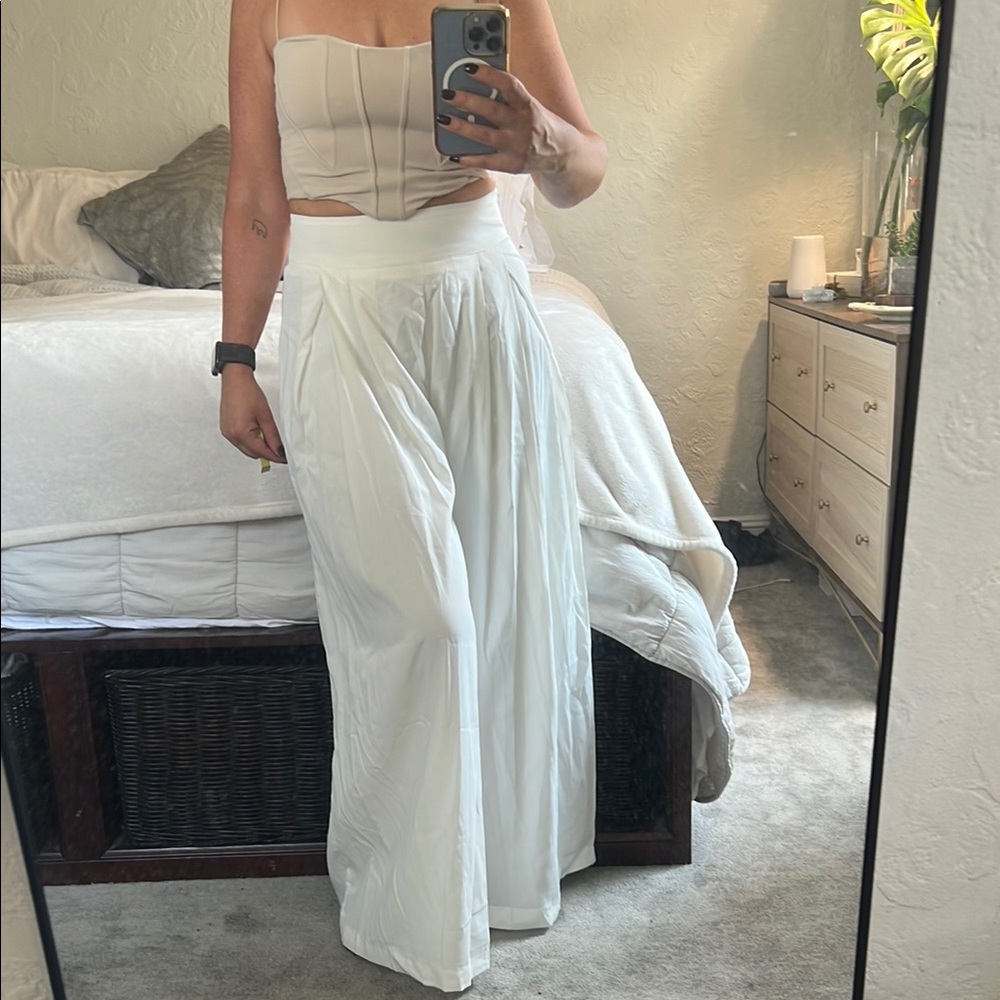 Elegant White Wide-Leg Pants XS - Picture 9 of 15